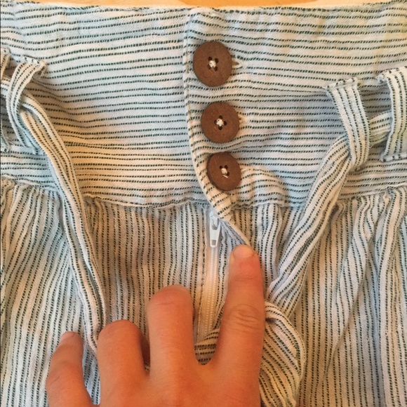 Breezy pin striped linen pants with belted waist - Picture 2 of 5